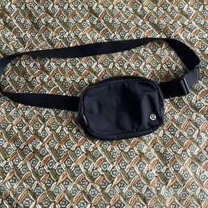 lululemon athletica Black belt Bag